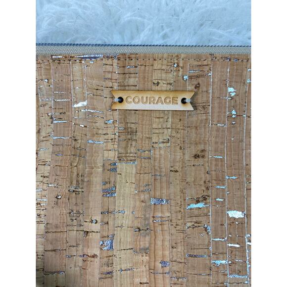 NWT Courage Tan Silver Gray Adventurer Cosmetic Bag - Picture 2 of 8